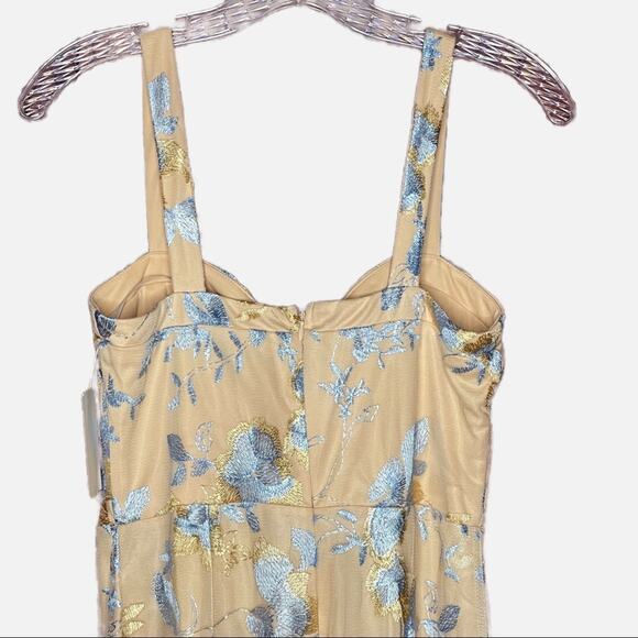 Lulu’s Formal Lace Detail Bustier Dress - Picture 3 of 10